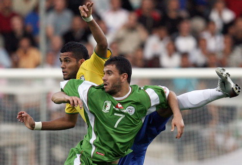 资料图文-阿尔及利亚国家队队员 替补中场贝扎
