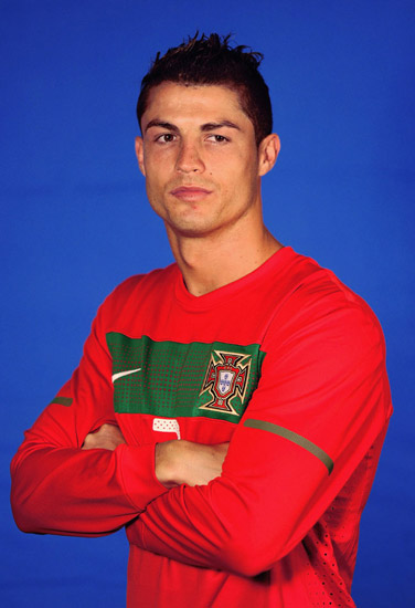 图文-葡萄牙拍摄官方肖像照球员C-罗纳尔多