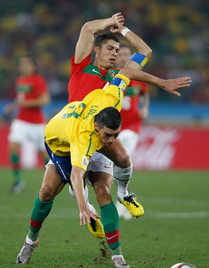 图文-[小组赛]葡萄牙VS巴西 队长拼得厉害_图片
