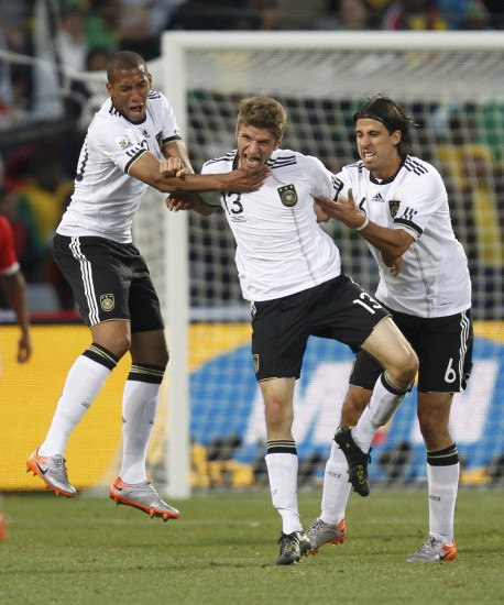 图文-[1\/8决赛]德国vs英格兰 穆勒庆祝进球_图片