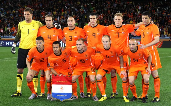 图文-[半决赛]乌拉圭VS荷兰 荷兰队球员赛前合