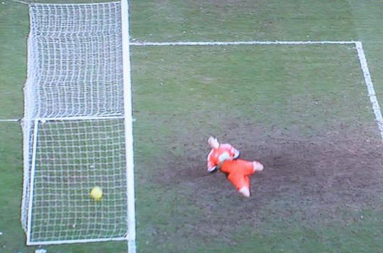 兰帕德冤案诡异重演! 一模一样进球轮回再现(图