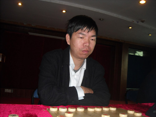 海峡两岸象棋赛 业余棋手黎德志力压众高手爆冷夺冠