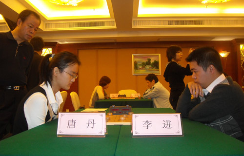 图文惠州队与女冠军对抗赛李进先对唐丹