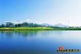 图文-广东惠州汤泉高尔夫球场蓝天碧水中一片绿洲