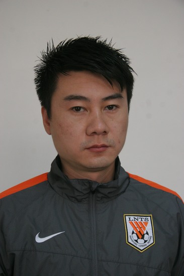 图文-山东鲁能2010赛季中超大点兵 教练杨勇_