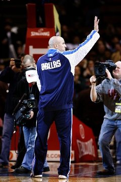 暴雪毁了基德英雄式回归 昔日王牌挥手向球迷