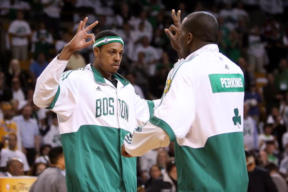 图文-[总决赛I]湖人vs凯尔特人 兄弟相互鼓励_篮