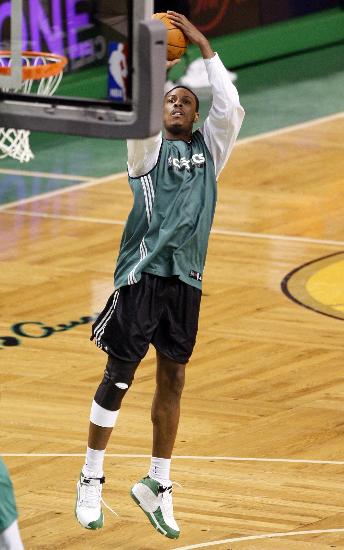 图文-[NBA总决赛]第二回合即将开战 皮尔斯训