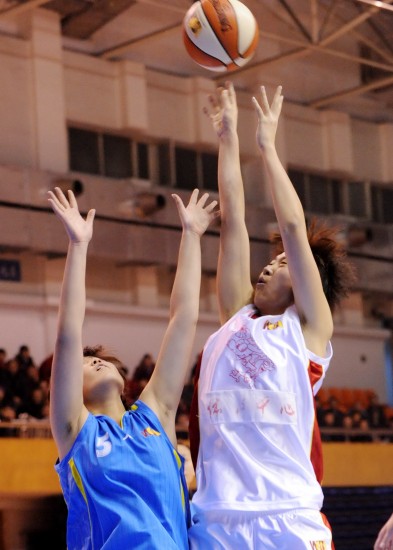 图文-[WCBA第4轮]黑龙江63-79河南 高颂艰难