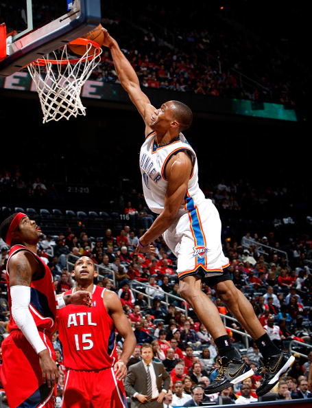 图文-[常规赛]老鹰VS雷霆 威斯布鲁克大力灌篮_篮球-NBA_NIKE新浪竞技风暴_新浪网