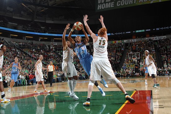 ͼ-WNBAܾһ籩79-77ǿг