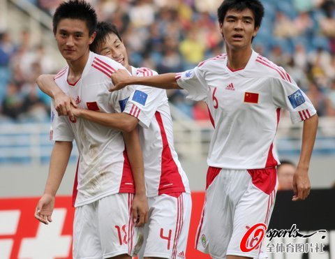 图文-[亚青赛]中国VS泰国 进球的感觉很幸福_国