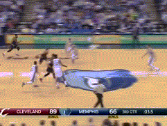 动图-欧文风驰电掣外道超车压哨_篮球-nba_新浪竞技风暴_新浪网