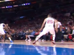 动图-球运着运着就晕倒了_篮球-nba_新浪竞技风暴