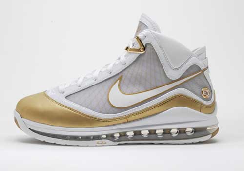 ͼ��-LeBronVII�й���Ь���԰�ɫΪ��