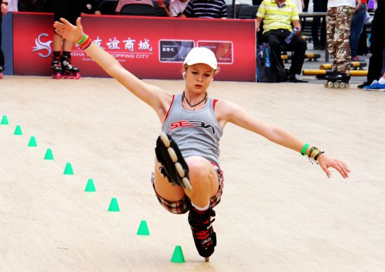 2012燕莎杯第二届北京国际自由式轮滑大师赛开幕_综合体育_新浪竞技风暴_新浪网