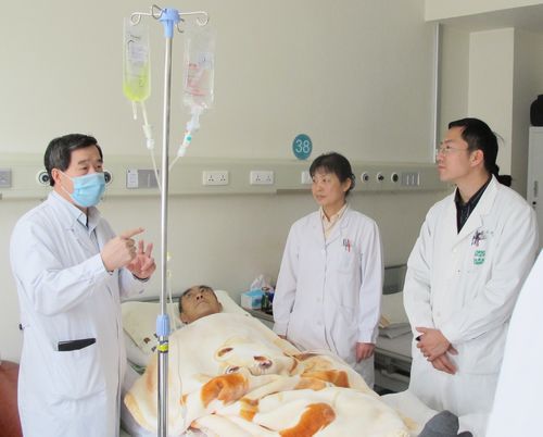 为庄则栋医治团队的所有医护人员，精心研定方案，全力救治这位“中国乒乓外交”的功臣。 佐佐木敦子摄