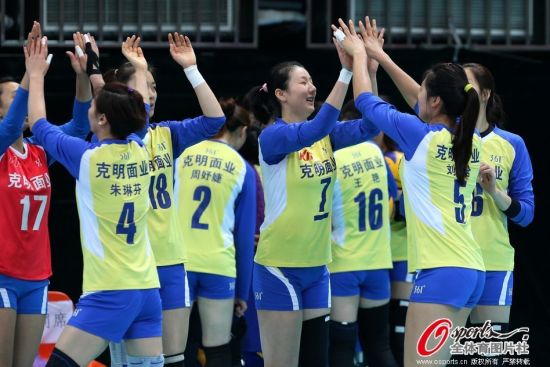 八一<em>女排网</em>上优势尽显 3-1克浙江夺半决赛主动