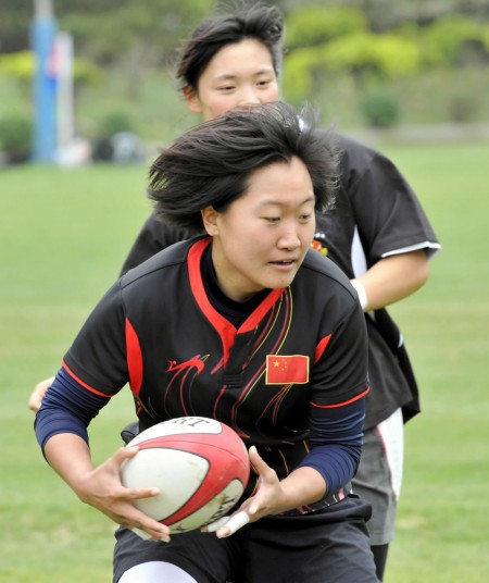 3月23日,中国女子橄榄球队在香港跑马地运动场进行训练,备战于3月25