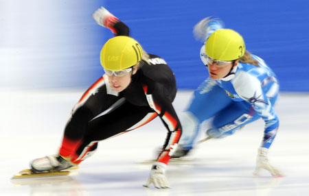 图文-短道速滑世锦赛第二日 女子500米预赛精彩瞬间