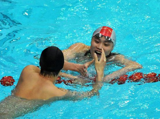 图文-全国游泳冠军赛欧阳鲲鹏夺冠 200米仰泳