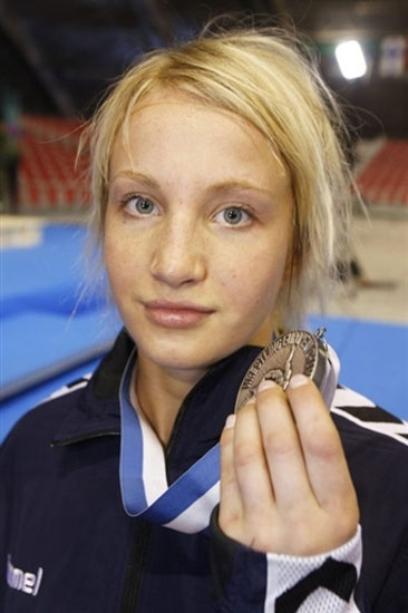 图文摔跤欧锦赛女子组51公斤级瑞典美女获得银牌