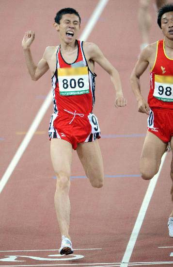 图文-中国田径公开赛23日战况 男子1500米