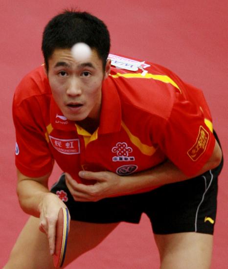 图文-日本乒乓球公开赛25日赛况 王励勤专心发