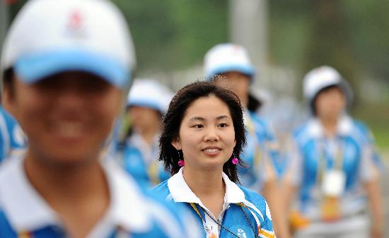 图文-志愿者青春作伴服务奥运 美女志愿者