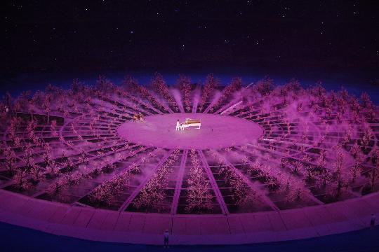 图文-北京残奥会开幕式金元辉在演奏《四季》