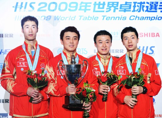 图文-世乒赛中国包揽男单奖牌前三名队员合影