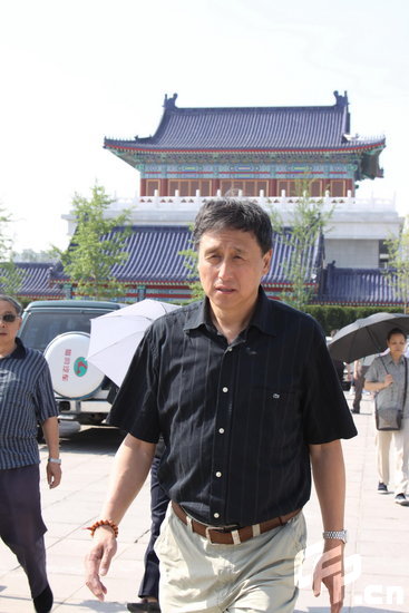 图文-罗京追悼会北京八宝山举行 足球评论员张