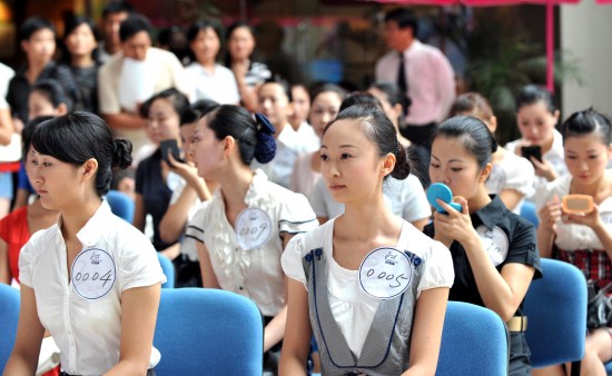 图文-五千佳丽南京竞逐亚运空姐 选拔现场美女如云