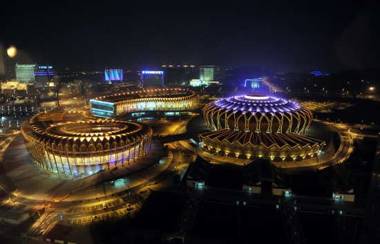 图文-济南奥体中心体育场夜景 东荷流光溢彩