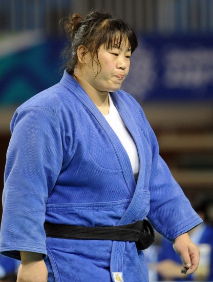 图文-女子柔道78公斤以上级 贾雪英离开赛场