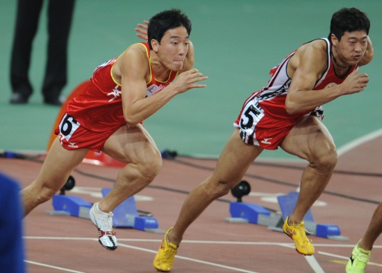 图文-刘翔晋级男子110米栏决赛翔飞人起跑如飞