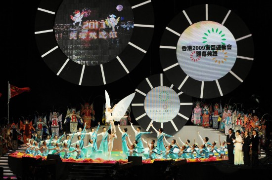 图文-2009东亚运动会闭幕式 天津文艺演员登台
