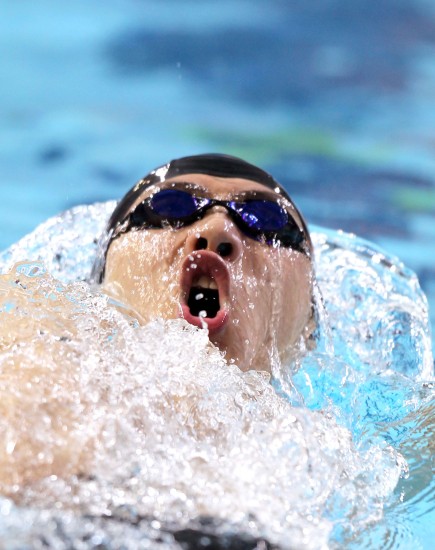 图文-中国夺男女4X100米混合泳冠军 何健彬比