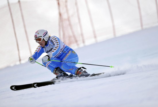 图文-女子滑雪世界杯大回转赛况 动作飘逸潇洒