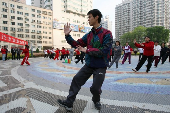 图文-中国武术西部行 世界冠军周斌研习太极拳法_综合体育_新浪竞技风暴_新浪网