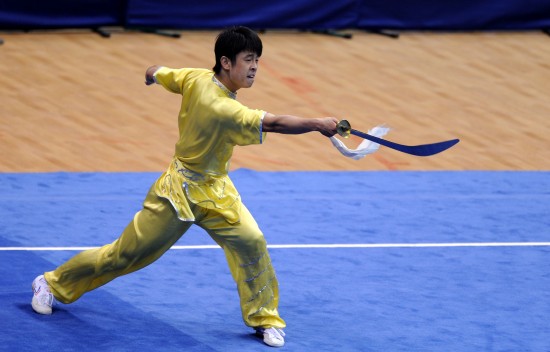 图文-城运会武术项目比赛赛况 刘杨森在刀术比赛中