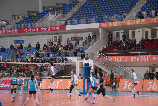 图文-女排联赛山东3-1河南 比赛现场很激烈-3-
