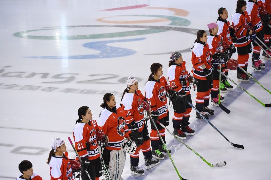 图文-第十三届全国冬季运动会女子冰球比赛举行