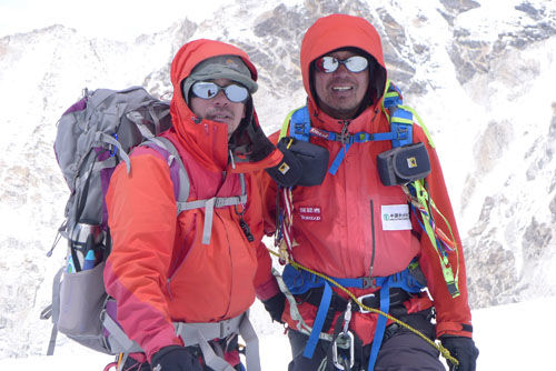 级爬山客攀登不止步 曾与死神擦身而过_登山-