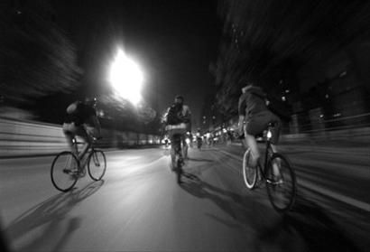 上海单车文化渐兴 摆客夜骑40公里刷街_骑行-