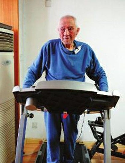102岁老人坚持跑步曾参加1936年奥运会_越野