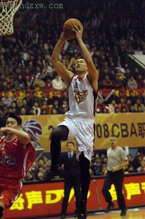 CBA总决赛首场 广东主场先下一城_其他栏目_