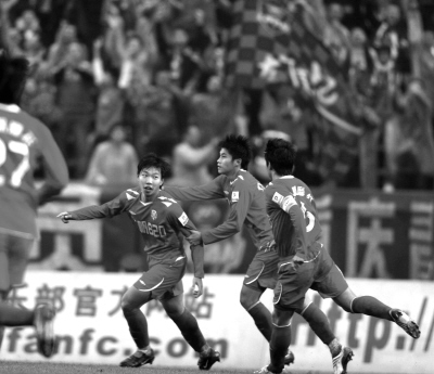 重庆3-2战胜海利丰“逼近”中超下轮才是“天王山”