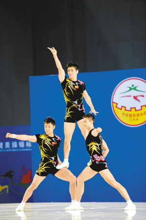 2011年公园健美操锦标赛(福田)赛的控制,昨天在深圳体育绝地求生全国.帷幕跳伞怎么比赛落下图片
